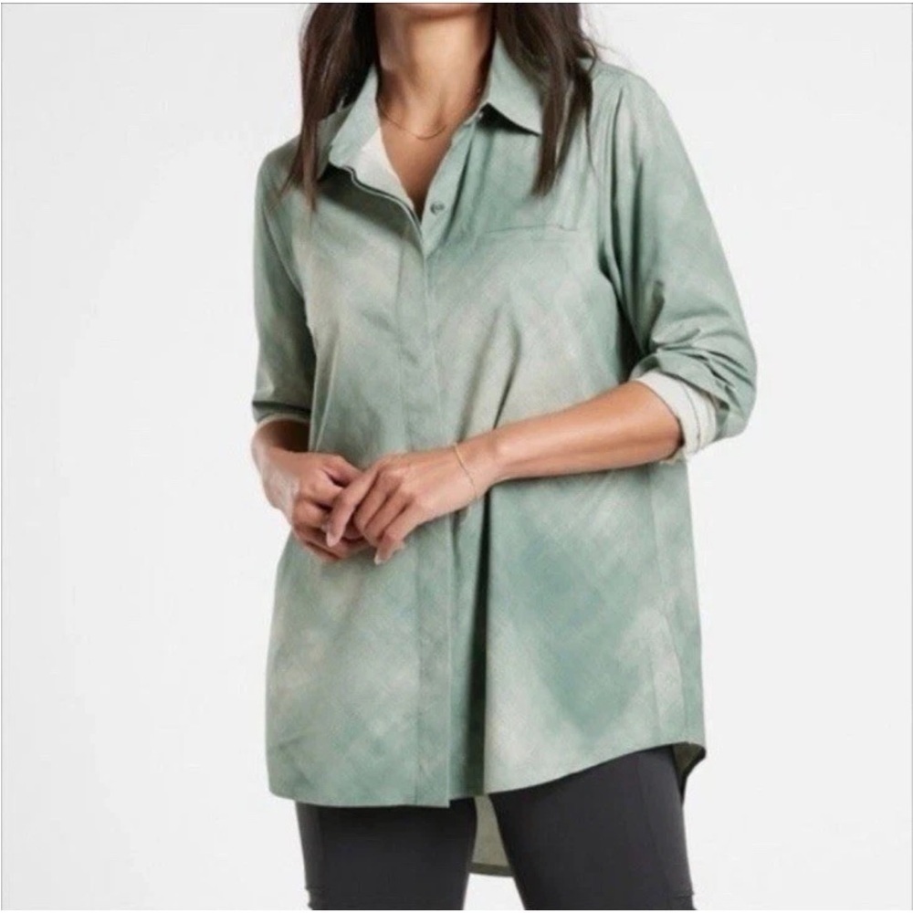 Athleta Shirt  Button Up Large Urbanite Relaxed Fit Casual Green Stretch